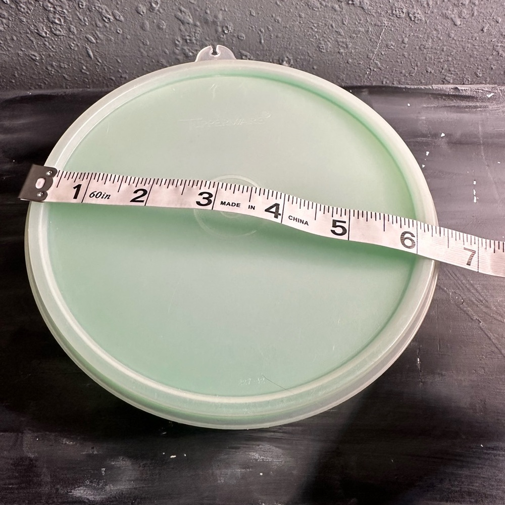 Vintage Tupperware green cereal bowl with lid - Picture 6 of 7